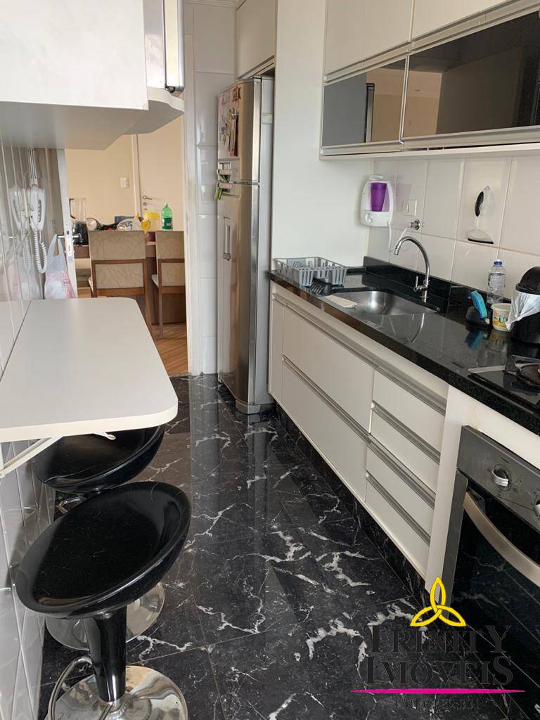 Apartamento à venda com 3 quartos, 74m² - Foto 4