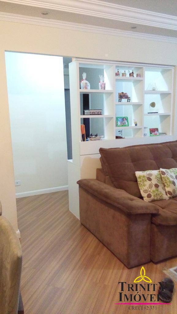 Apartamento à venda com 3 quartos, 74m² - Foto 2