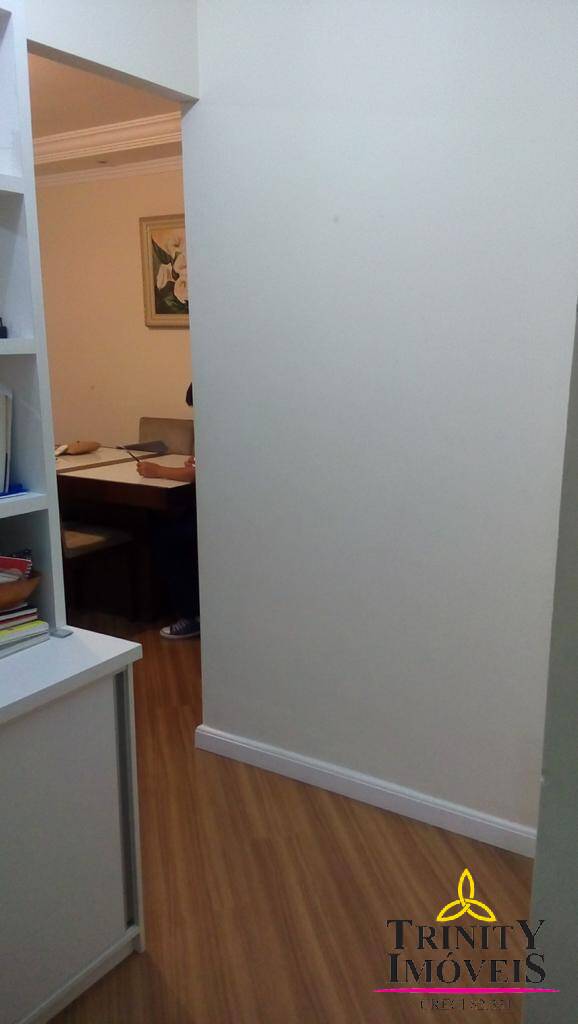 Apartamento à venda com 3 quartos, 74m² - Foto 3