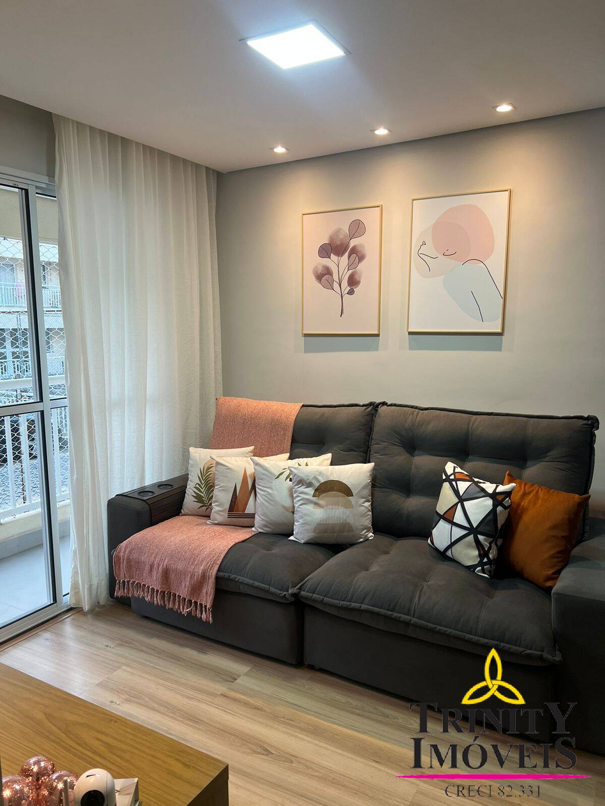 Apartamento à venda com 2 quartos, 55m² - Foto 1