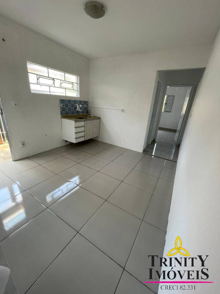 Casa à venda com 2 quartos, 70m² - Foto 5