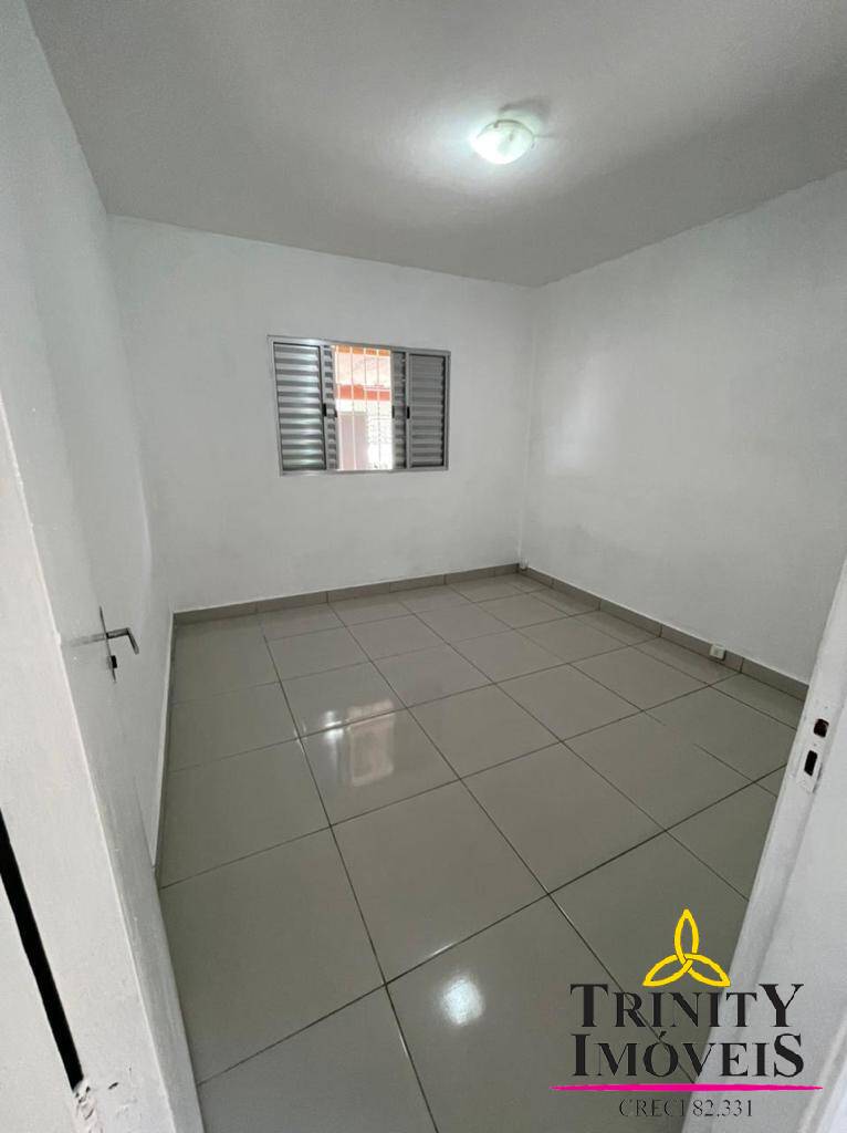 Casa à venda com 2 quartos, 70m² - Foto 8